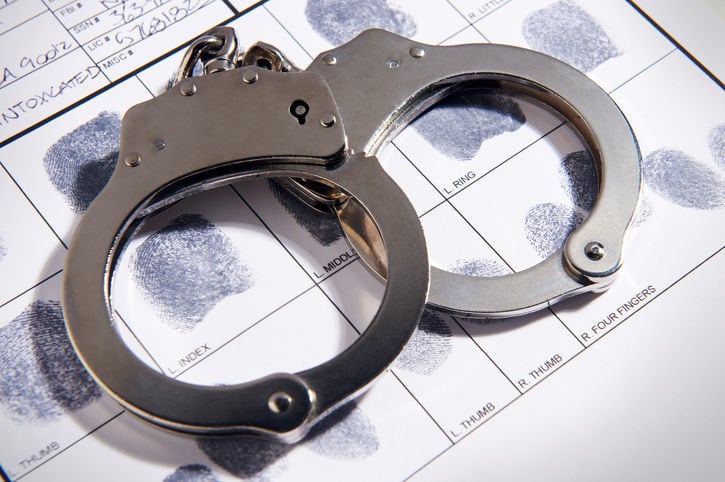 Downers Grove man back in jail after threatening Darien police officer: prosecutors — Springfield Community news